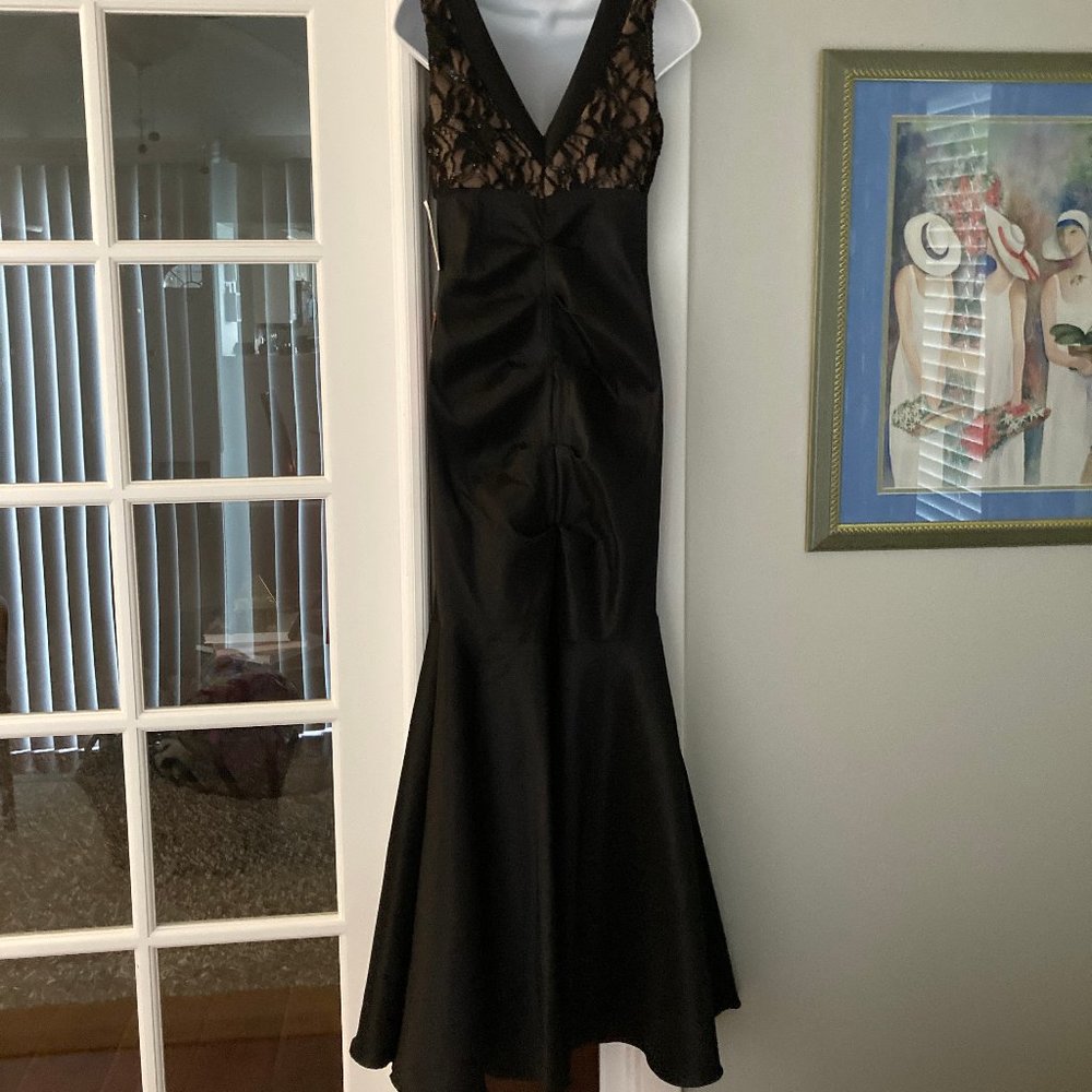 R & M Richards  Black Satin Lace Mermaid Gown 6  New with Tag